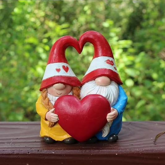 Garden Gnome Outdoor Statues Sweet Couple Gnomes Holding Heart Decor Resin Gnomes Sculptures for Yard Patio Home Lawn Outside Decorations Ornament Housewarming
