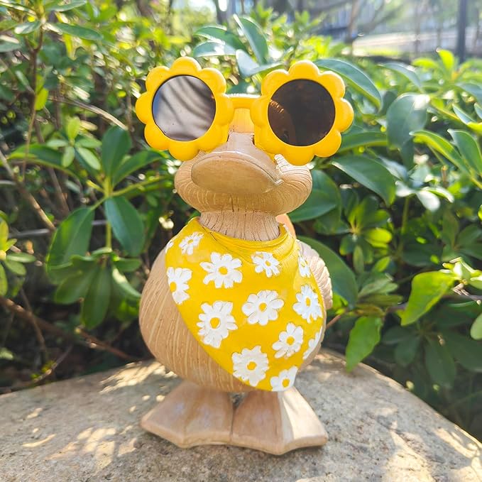 Garden Statue Duck Resin Duck with Glasses Outdoor Decor for Patio Garden Lawn Ornaments Yard Art Outdoor and Garden Clearance Fairy Garden Accessories Outdoor Housewarming Garden Gift for Women