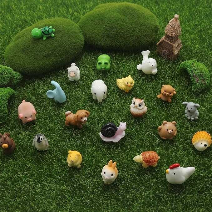 Mini Resin Animals Figurines Set, 100 PCS Tiny Resin Figures for Crafts Landscape Miniature Garden Decor