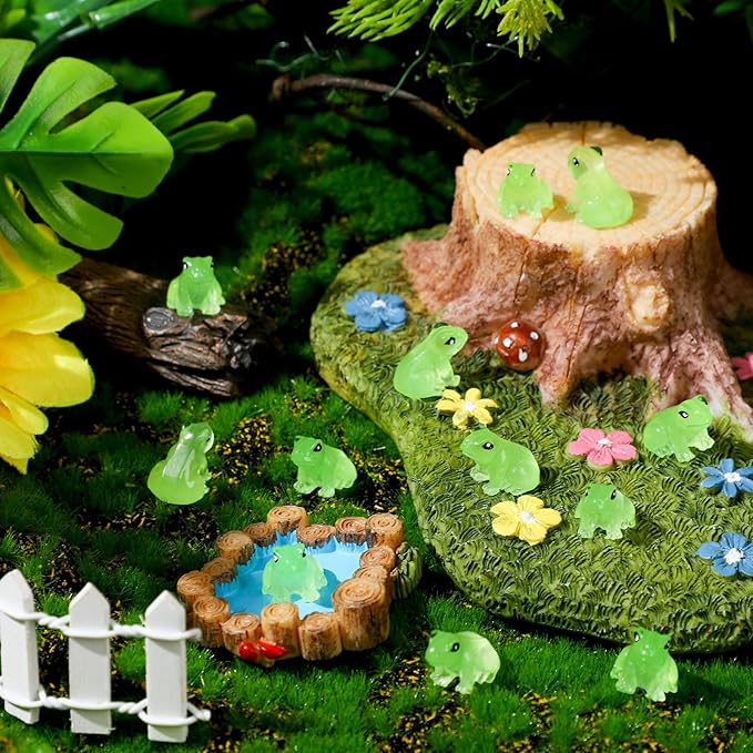 Shappy 140 Pcs Resin Mini Frogs Miniature Figurines Animals Glow in The Dark Tiny Frogs for Garden Landscape Micro DIY Ornament Accessories Home Decor