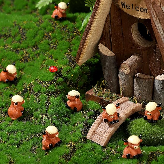 Suzile Mini Highland Cow Figurine Cute Highland Cow Statues Decor Handmade Resin Sculpture Ornament for Decorations Home Bathroom Kitchen Garden Office Desk (Classic Style)