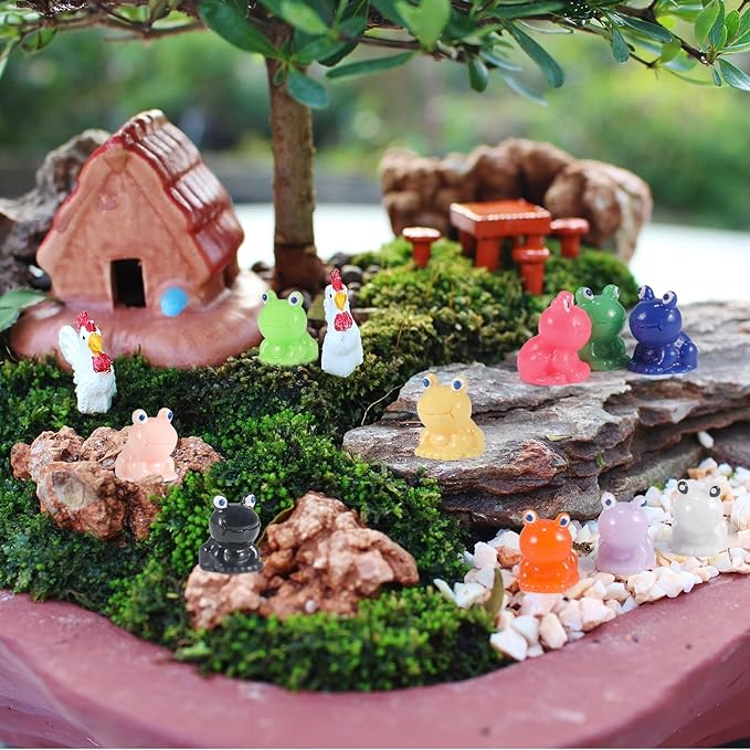 180Pcs Mini Resin Frog Garden Decor Cute Green Figurines Miniature Tiny Frogs Fairy Animals Moss DIY Charms Landscape Aquarium Dollhouse Birthday Gift Party School Ornament Potted Plant Toy