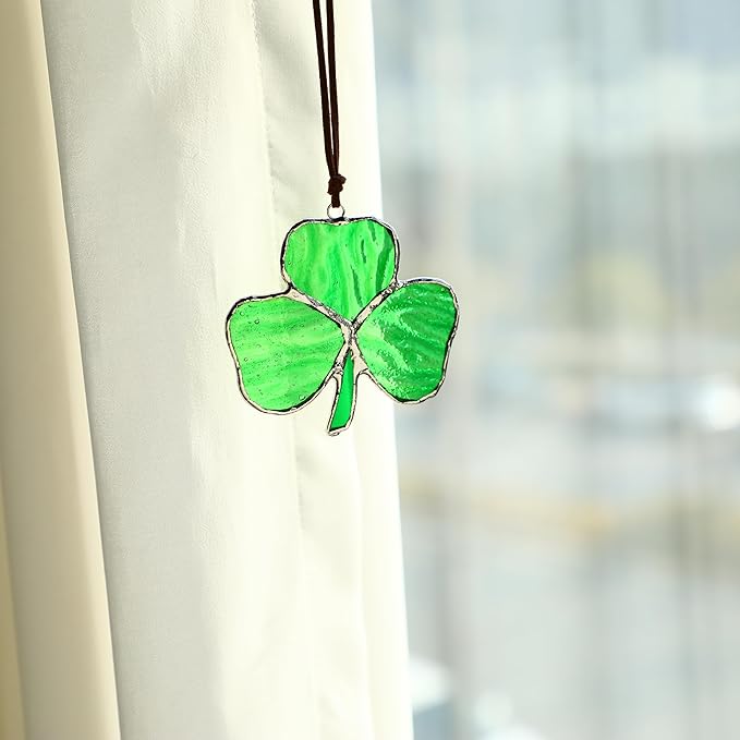 Handmade Stained Glass Clover Suncatcher Glass Panel St. Patrick's Day Christmas Decor for Garden Outdoor Indoor Window Hanging Decoration